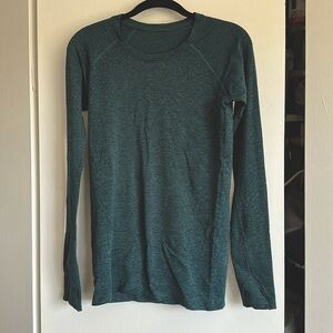 Lululemon Long sleeve workout top